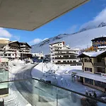 Alpensuites *